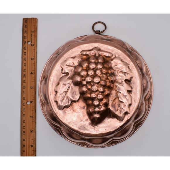 Vintage Copper Kitchen Mold Stamped "Made In Italy" Vineyard Grapes Mid Century - Picture 4 of 7